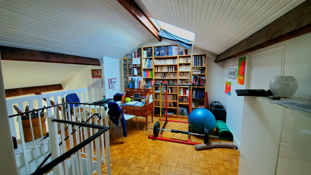 Mezzanine-non-aménagée-avant-bibliothèque